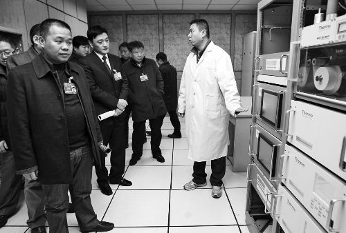 代表、委员报到，雾霾成寒暄关键词